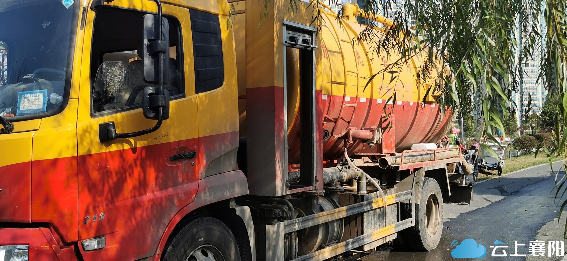 襄阳大型吸污车清淤车,襄阳吸污车疏通清洗管道