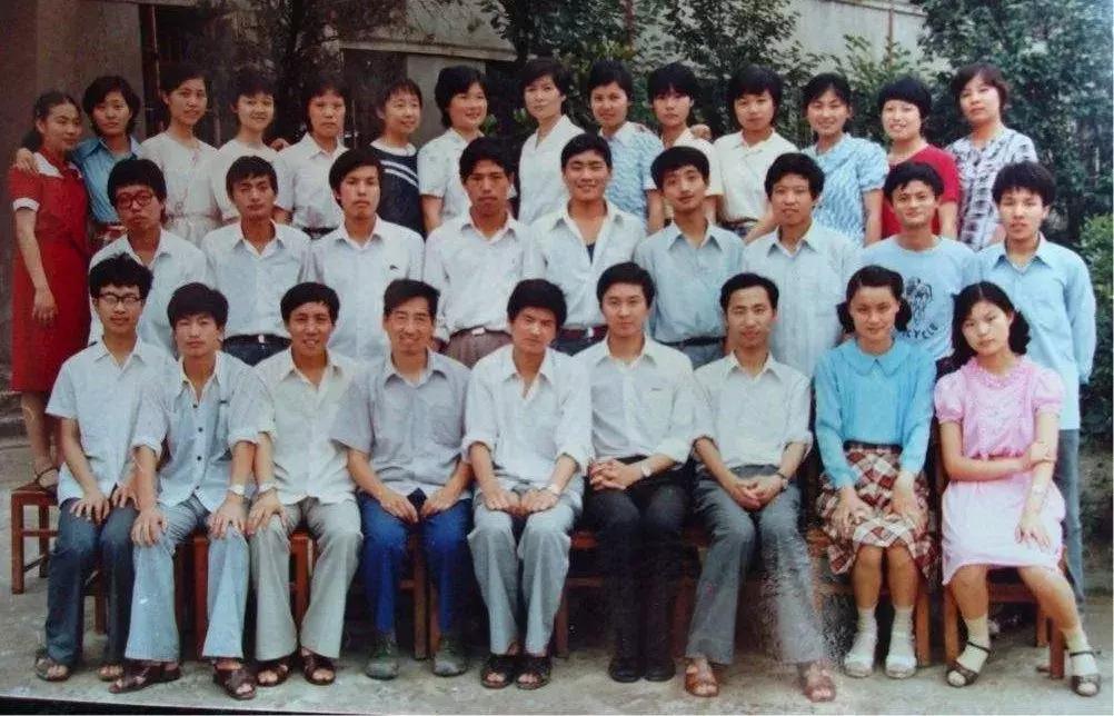 马云退休:人生就是大闹一场,然后悄然离去