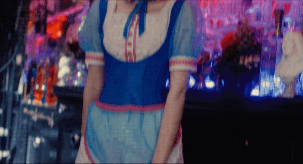 亚洲最狂野女导演，一年出3部新片，半个演艺圈为她站台