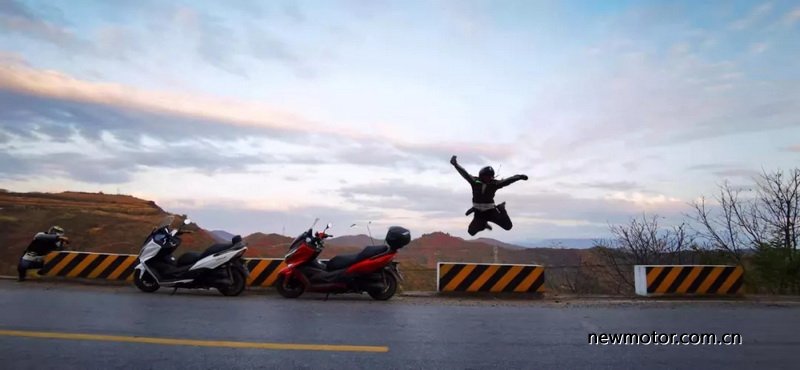 大阳300踏板性价比,大阳adv300踏板测评