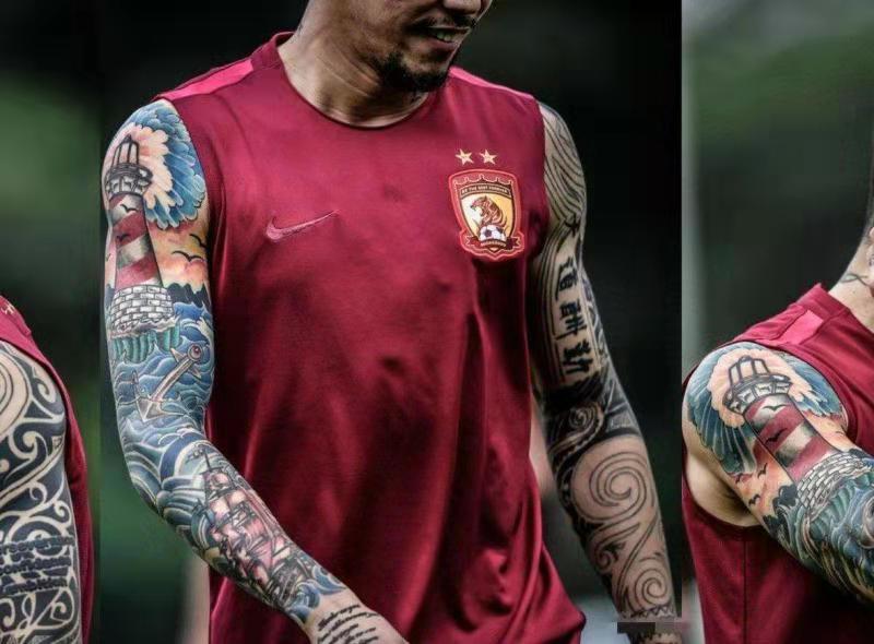 国足浑身纹身,国足遮挡纹身