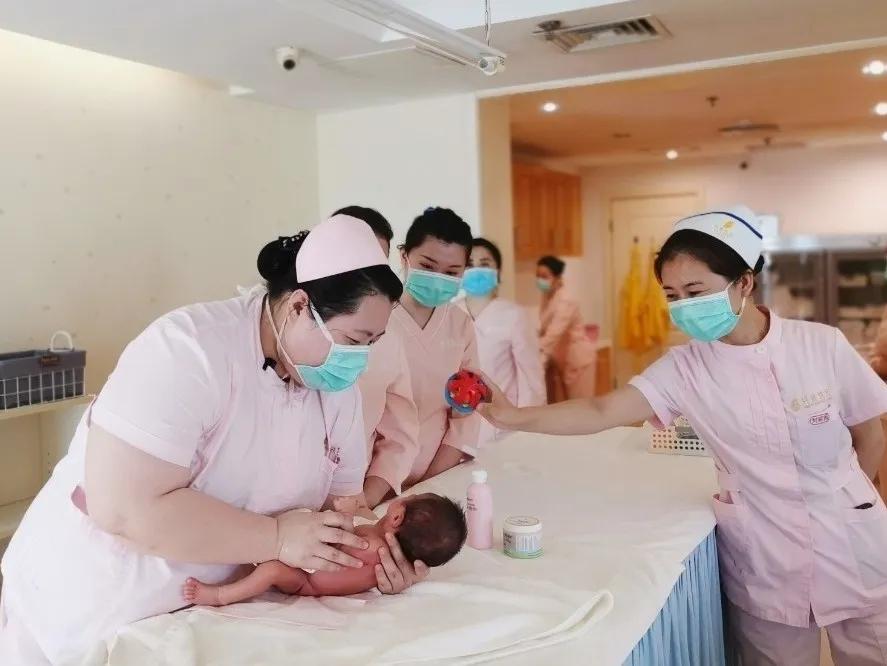 悦好母婴的月嫂,悦好家政公司月嫂培训