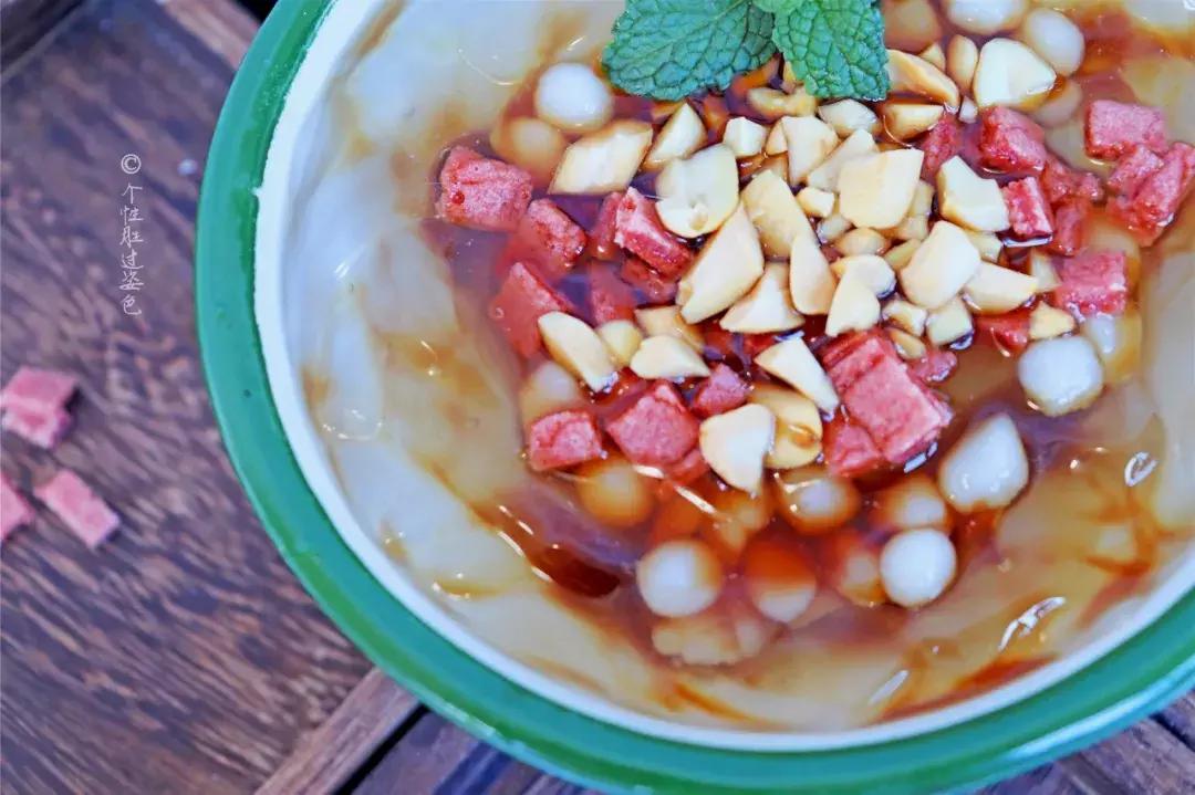 夏天吃到好吃的冰粉,吃冰粉果蔬脆