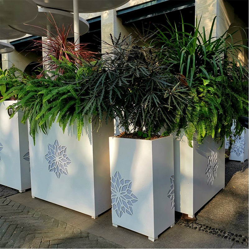 江苏鑫宇不锈钢花箱厂家,江苏室外玻璃钢花盆