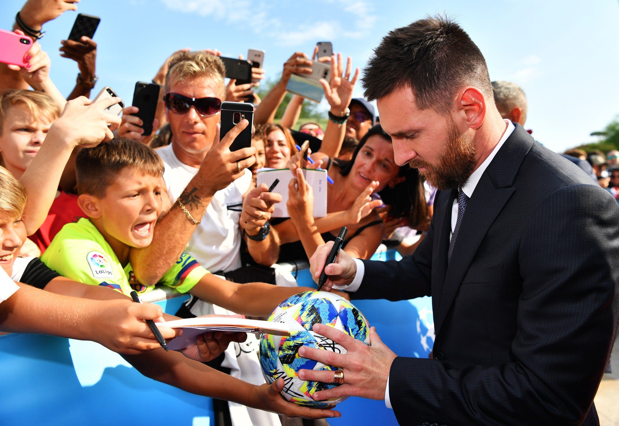 巴萨梅西黑暗时刻,巴萨喊梅西