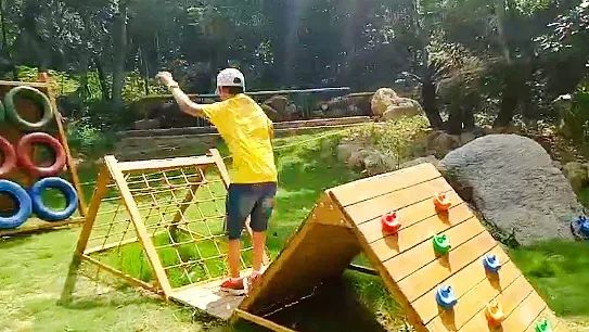 网红景区悬崖秋千,高空秋千尖叫吧