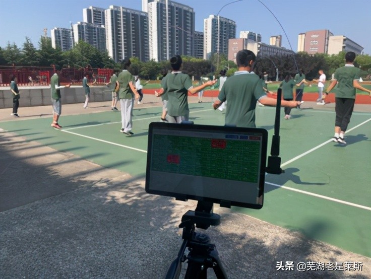 又是别人家的学校的句子,又是别人的学校