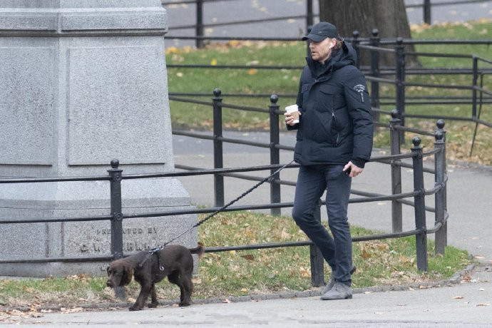 今年流行的爆款女装波司登,波司登女士今年爆款