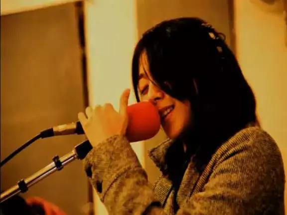 陈绮贞32岁的样子,陈绮贞和谁合唱