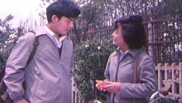 既有实至名归的双黄蛋，也有宁缺毋滥的空缺，最早那届金鸡奖好刚