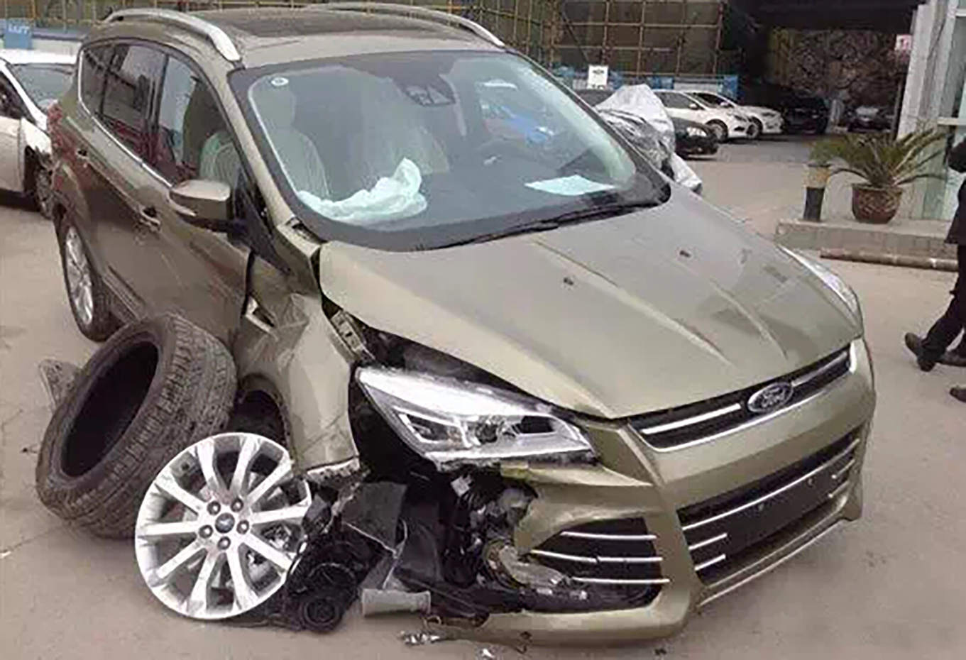 售价下降还有降价空间吗,为何降价13万还卖不动