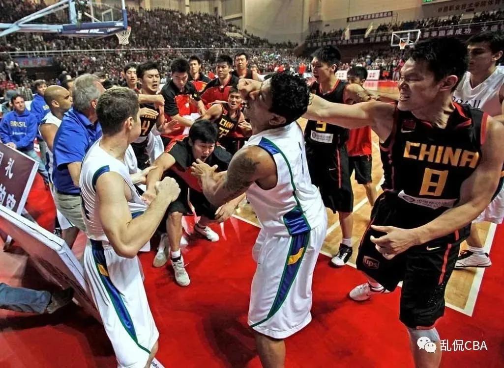 中国篮球球员最团结的一次打架,最血性的斗殴
