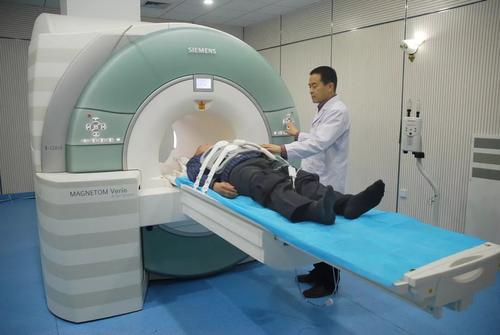 如果腹部一直疼怎么办,如果感到腹部右侧疼痛是怎么回事