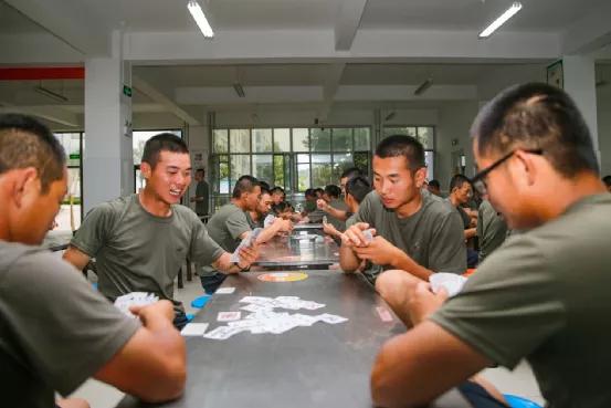 直击!第71集团军防空劲旅海上战斗誓言!