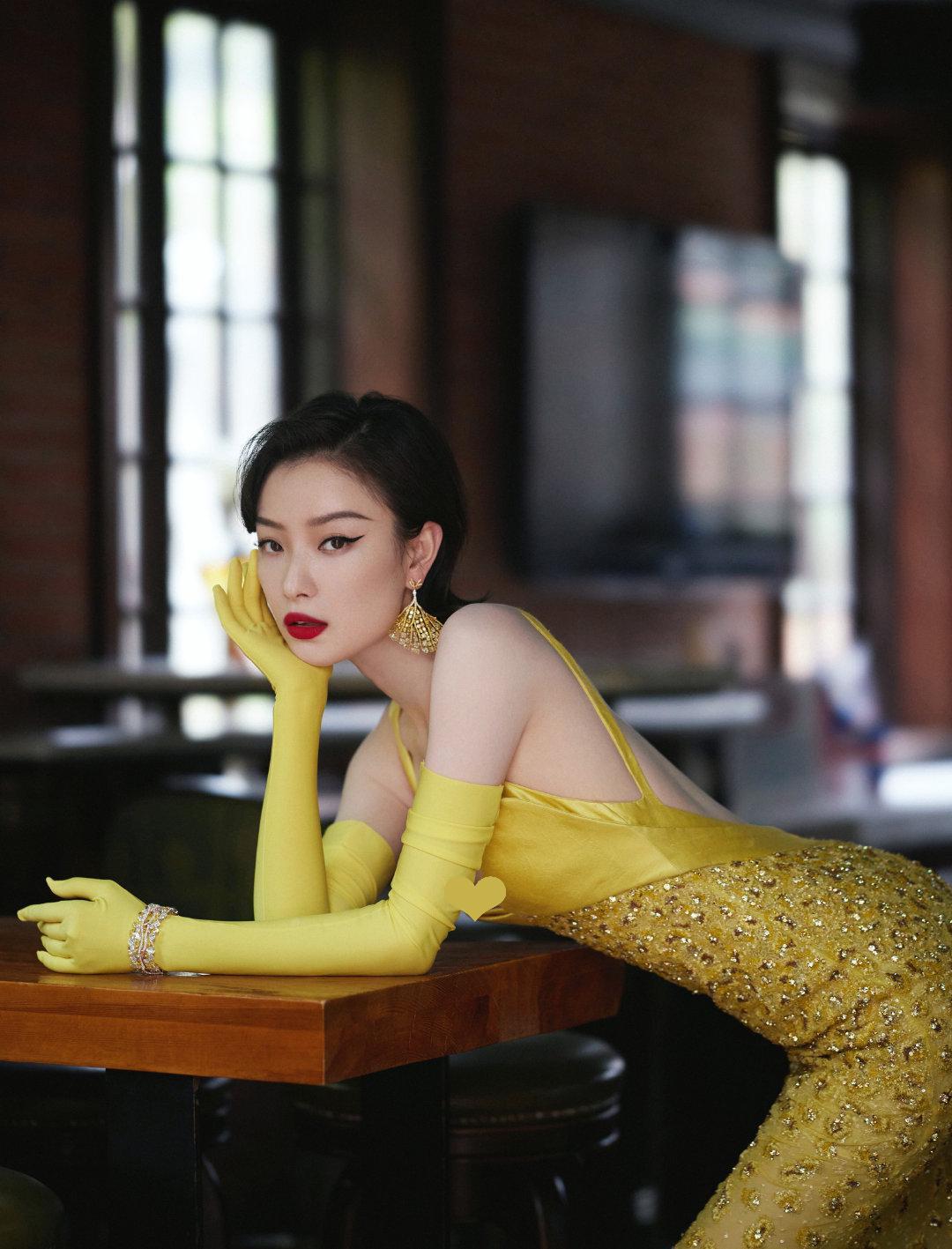 迪丽热巴出席活动穿礼服,迪丽热巴穿礼服出席活动