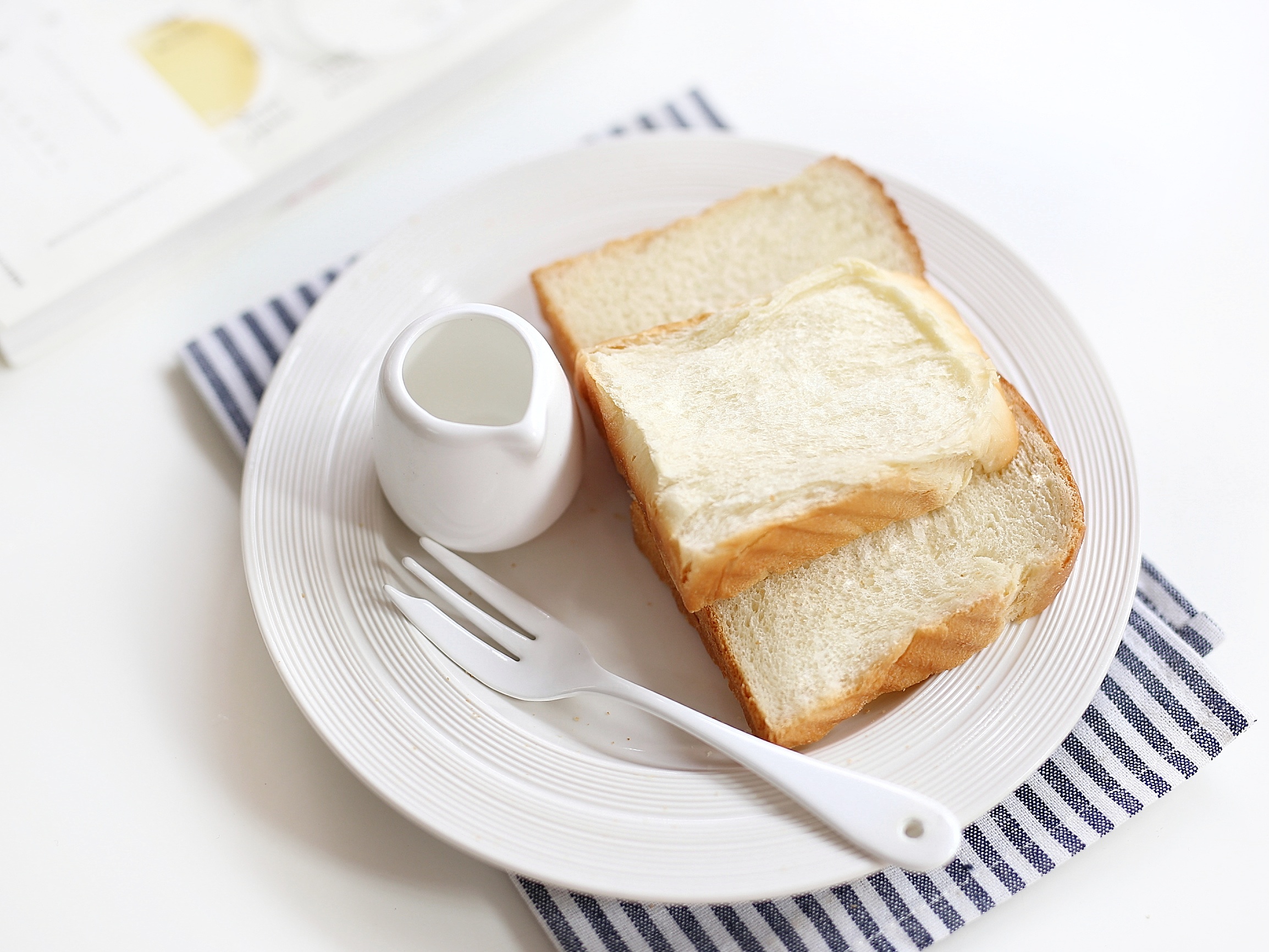 自制吐司家常做法,自己做吐司要想柔软好吃又拉丝