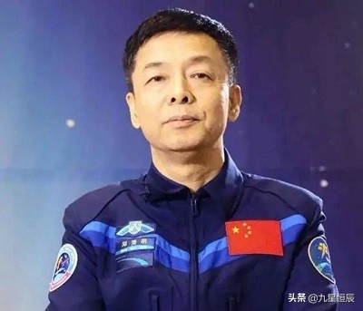 鍛ㄦ枃寮鸿鍥借冻,鍥借冻闇告皵