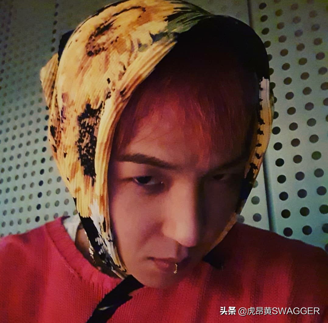 宋旻浩演唱会穿搭,韩国歌手宋旻浩