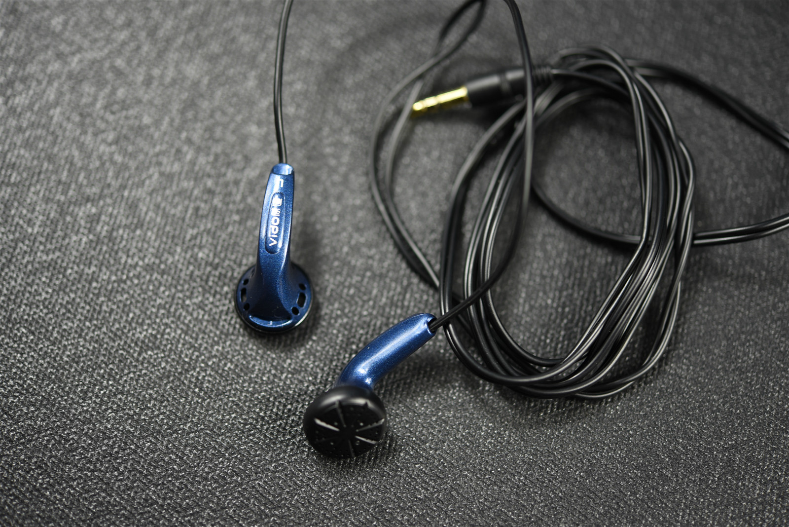 200元内音质最好的平头塞,200左右的头戴式耳机性价比推荐