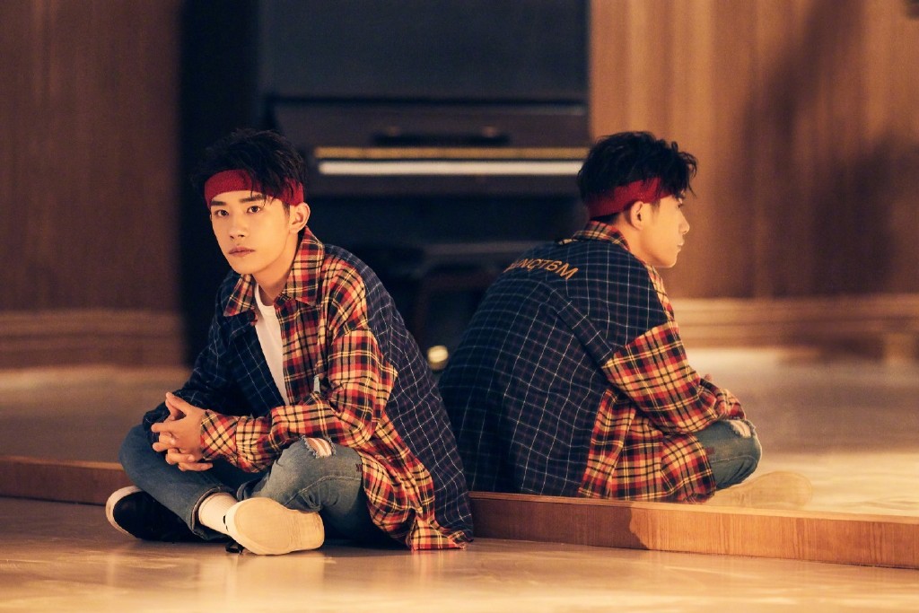 易烊千玺十八岁成人礼王源王俊凯,易烊千玺十八岁成人礼在哪看回放