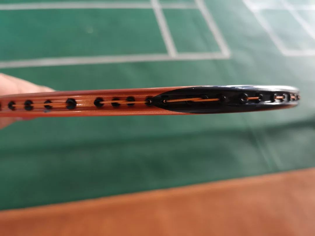 如何挑选一款适合自己的羽毛球拍,怎样给自己挑选合适的羽毛球拍