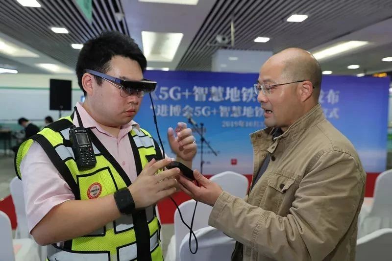 走进进博会|5G:1秒就能*载下**一部高清电影,卡一下都很难