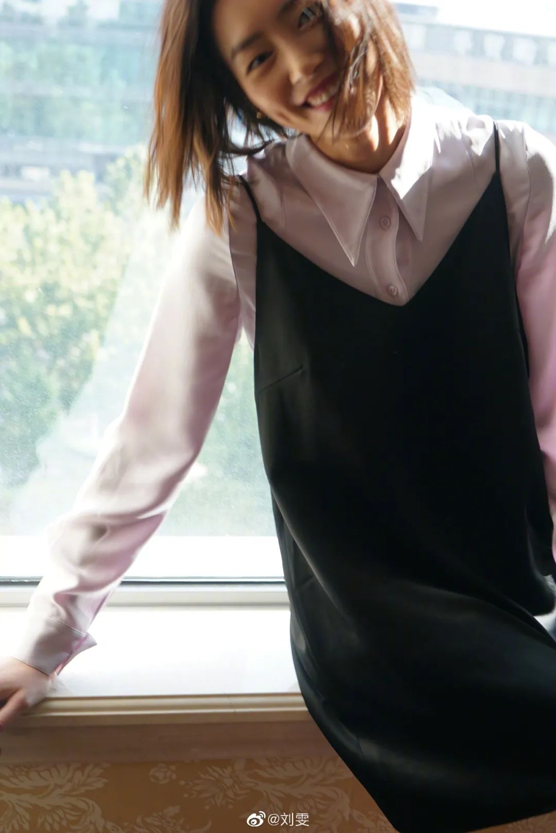 周雨彤的穿搭白衬衫,周雨彤刘雯钟楚曦