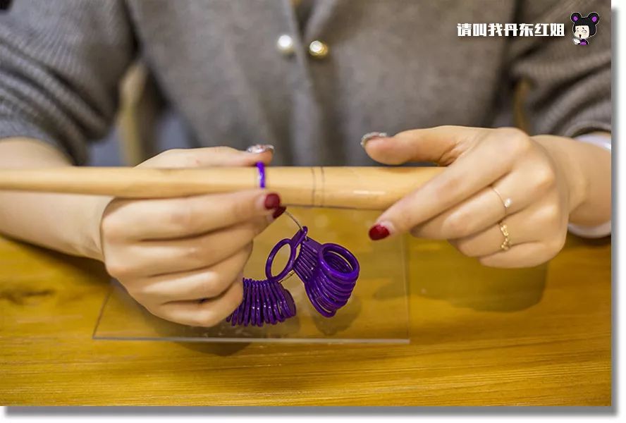 小情侣闺蜜居然在小屋鼓捣一下午，弄出了这个？