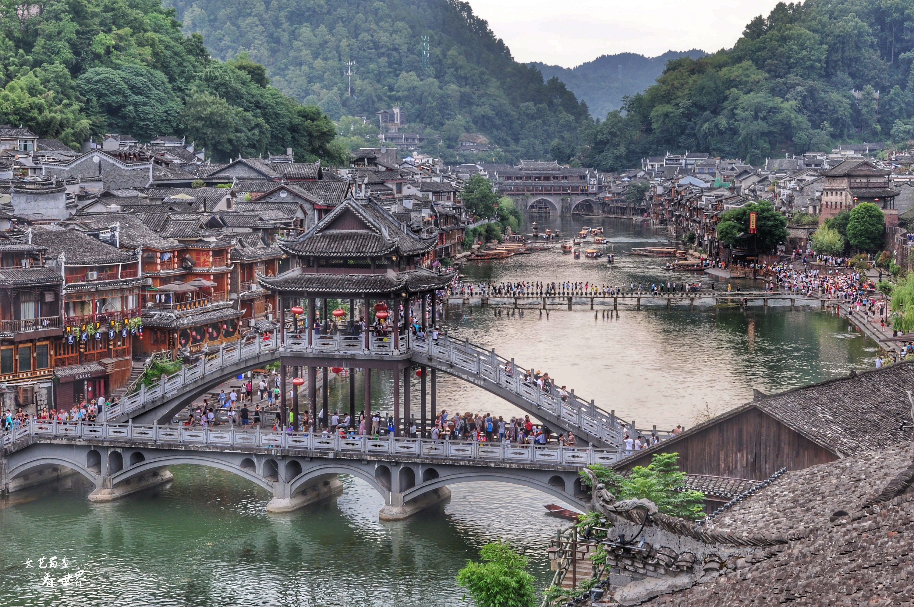 凤凰古城还值得去吗,凤凰古城值得去吗