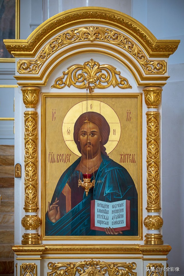 斯莫尔尼修道院主教,斯莫尔尼宫的宫殿