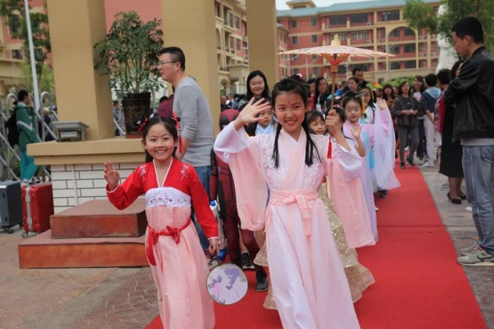 与你童乐优惠团购,兰州碧桂园学校国庆演出