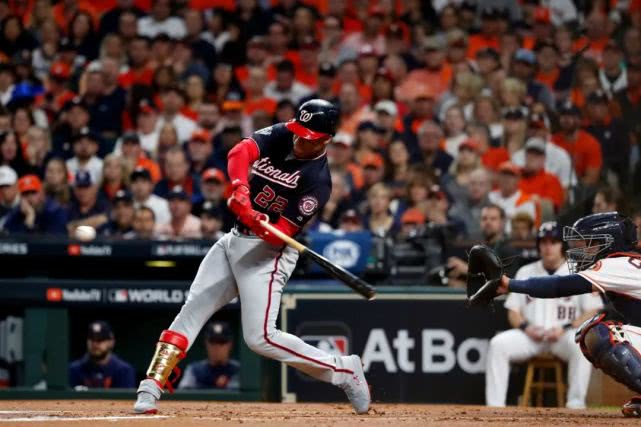 新朋友去打棒球,朋友打棒球