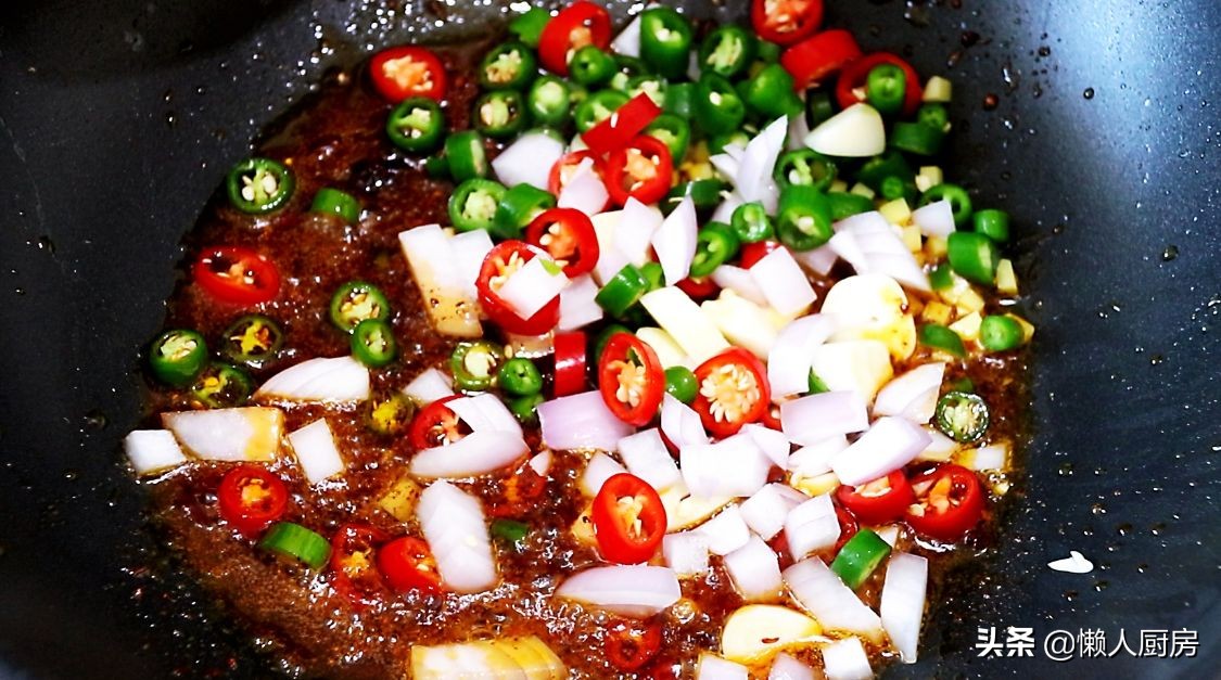 吃虾要不要揪尾巴,吃虾应该先剔虾线还是煮完再剔