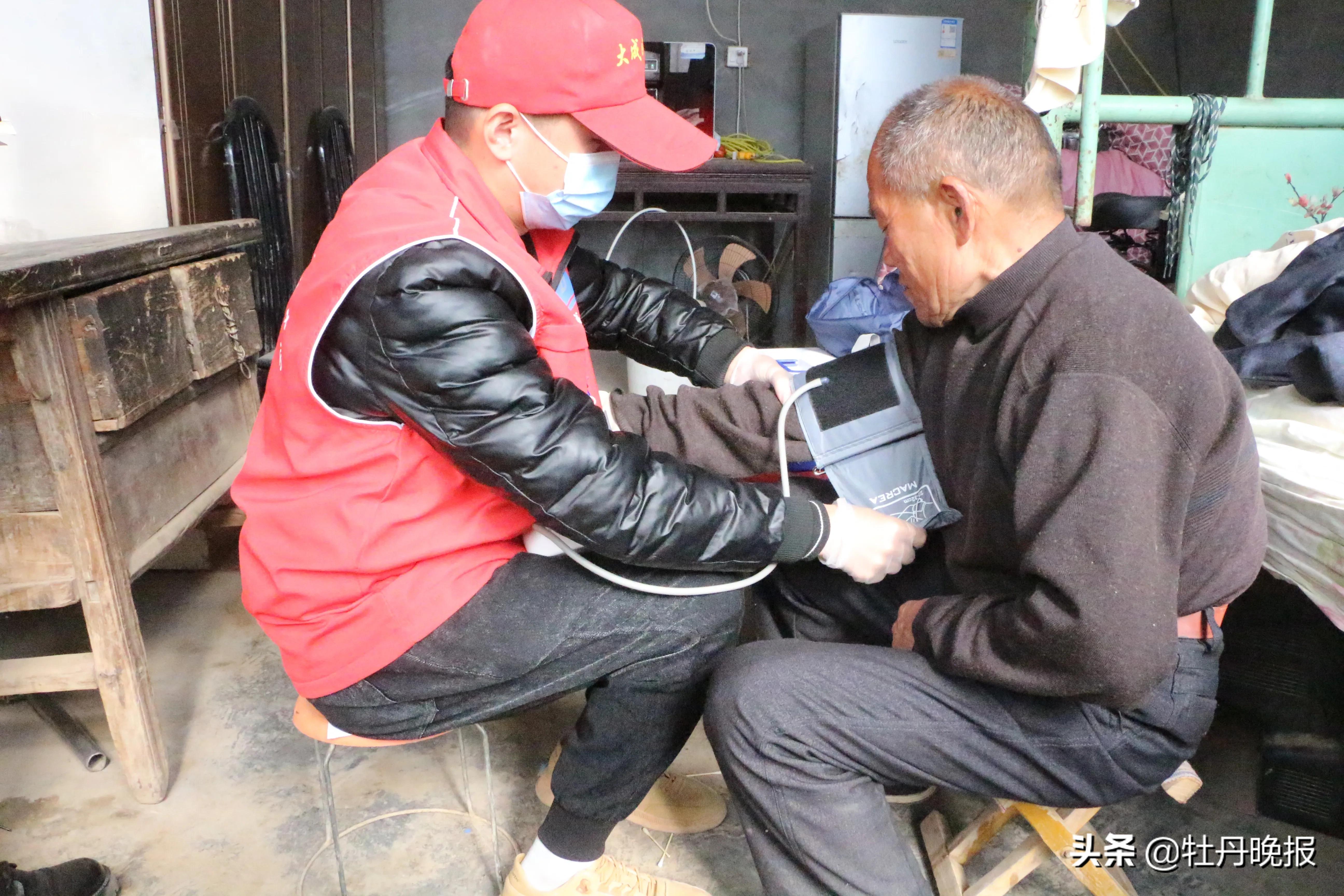 政府购买居家养老上门服务,入住政府兜底养老院