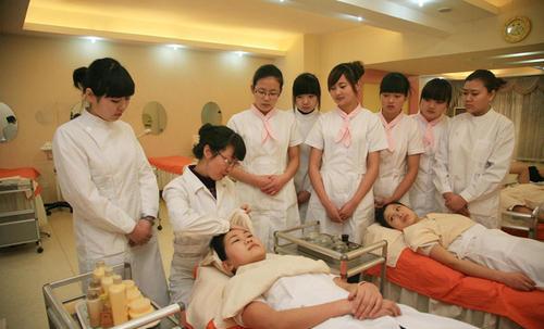 中山大学的口腔医学专业就业前景,天津医科大学口腔5+3就业前景