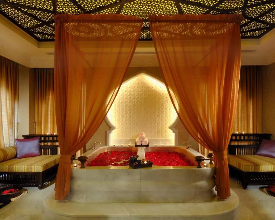 探秘全球唯一8级酒店,全球唯一的8星级酒店