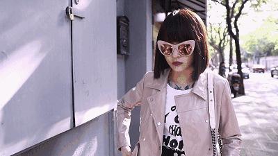 又高又瘦中长款皮衣怎么穿最好看,黑色超长款皮衣怎么搭配才显高级