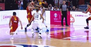 男篮世界杯第2日综述:不惧漫天嘘声的博古特率领澳大利亚赢球