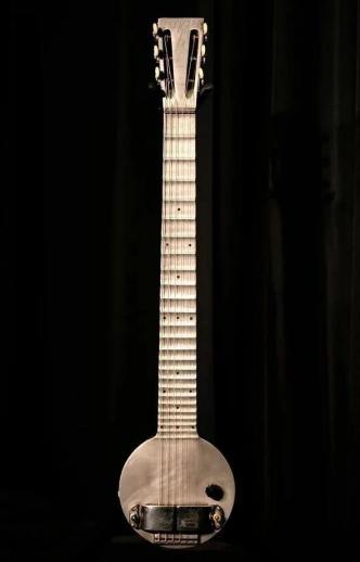 国内电吉他的起源及发展简史,深度了解电吉他