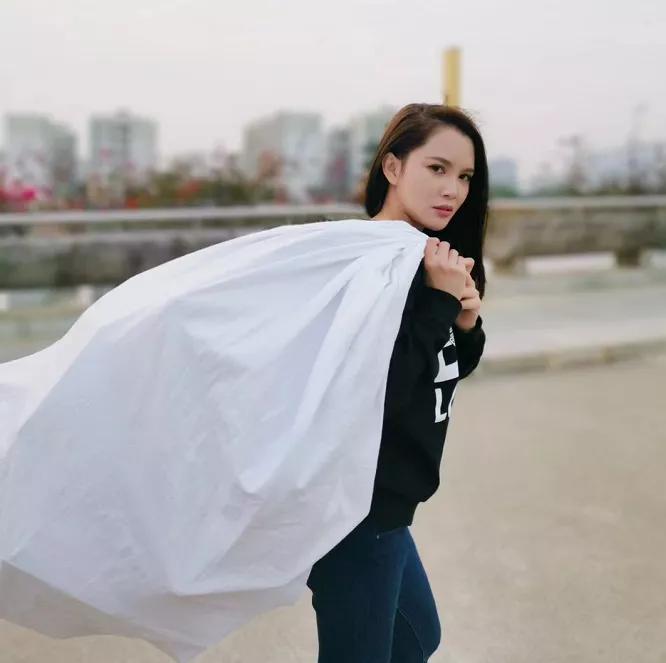 “后宫佳丽”40万，送奔驰送苹果，她如何称霸美妆圈？