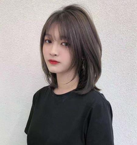 适合发量少女孩的炫酷发型,适合25-26岁女孩的今年流行发型