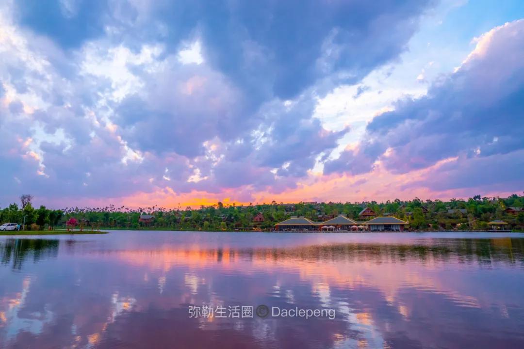 云南最美小镇图片,云南太平湖森林公园花海