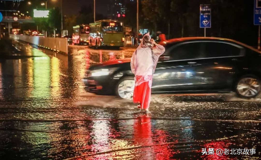 名人笔下的夏天段落,文人墨客笔下的北京