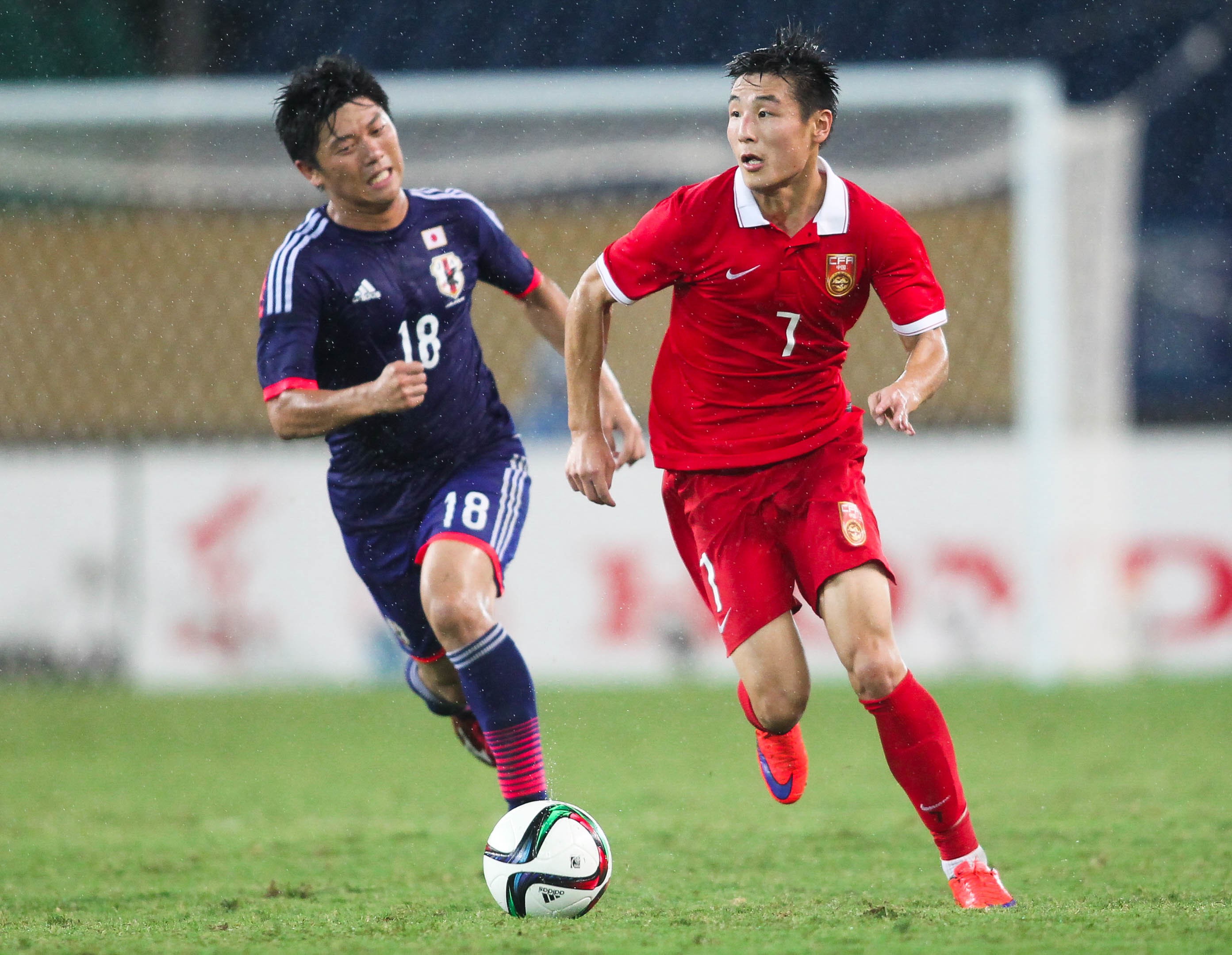 国足某队员：12强赛的时候为什么会前途黯淡呢？这些都没有意义