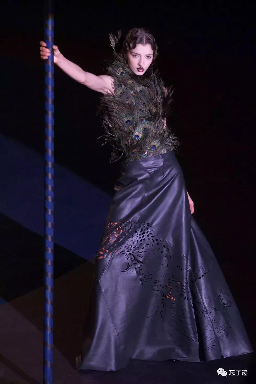 时装t台及镜前造型,时装t台秀套装