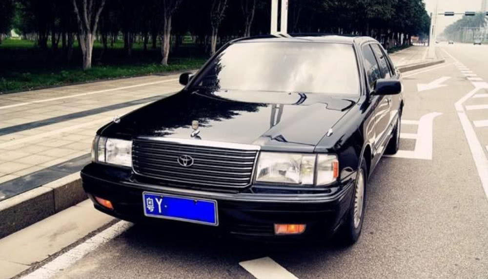 第十代丰田皇冠155哪年发布,2000年皇冠155千禧版当年价格