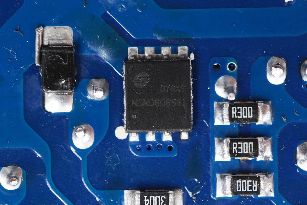 绿联45w双口快充拆解,绿联20瓦双口快充拆解