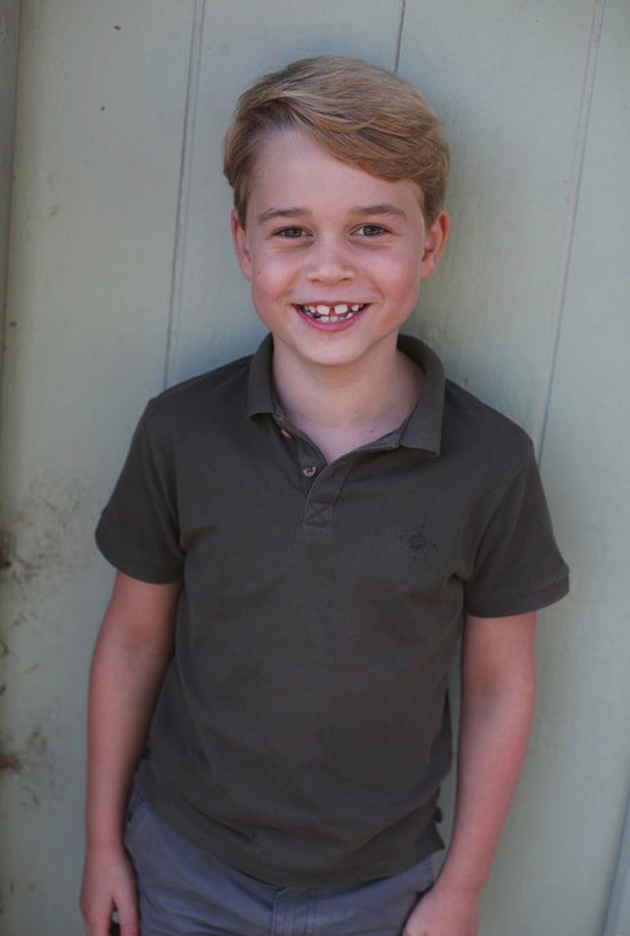 乔治八岁生日新照,乔治小王子穿衣风格