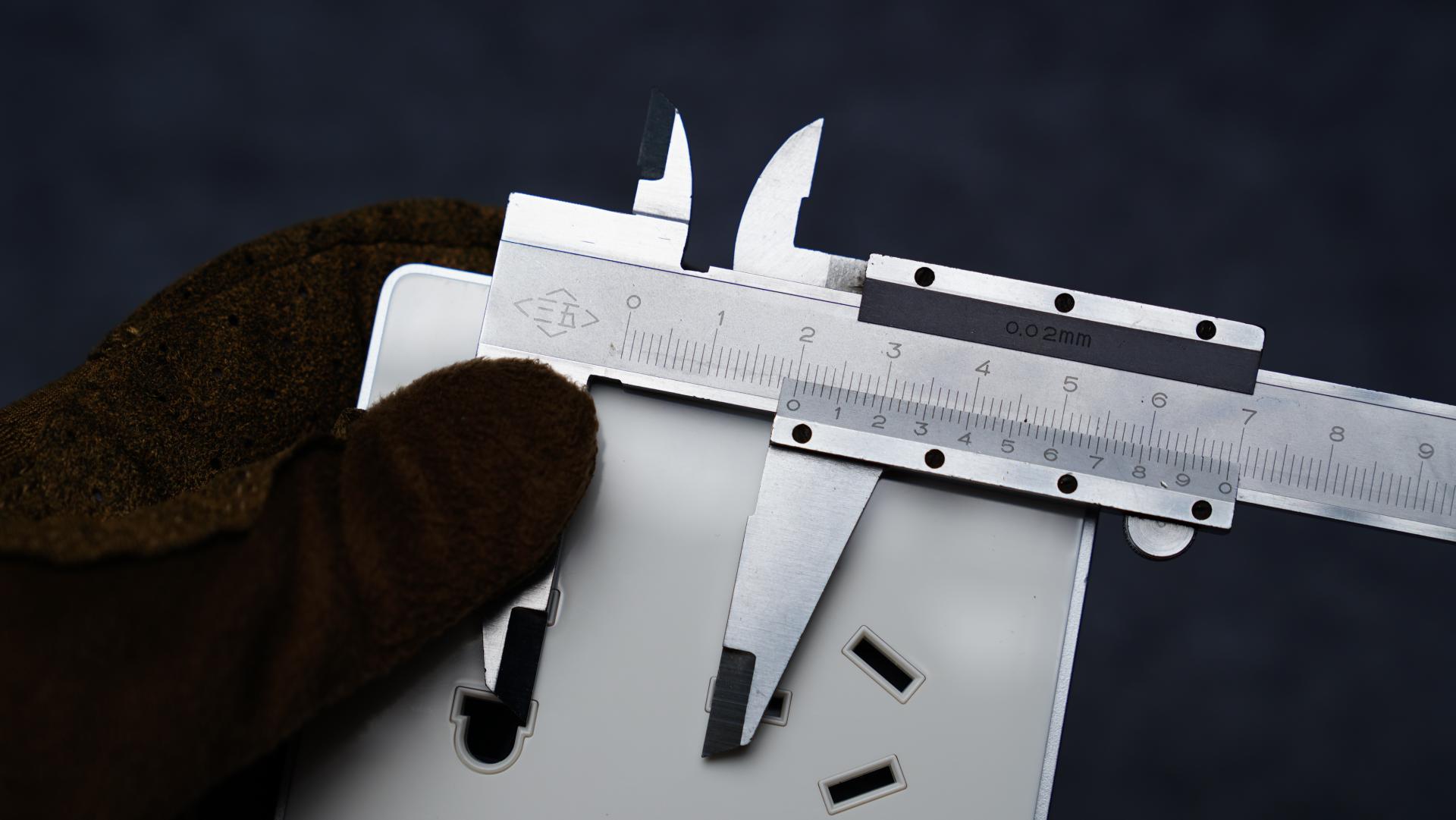 装修开关插座选择哪个品牌好,开关插座公认的哪个好