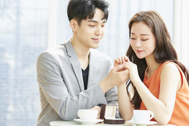 结婚时新娘临时加价导致男方退婚,结婚当天新娘要彩礼新郎一怒走人